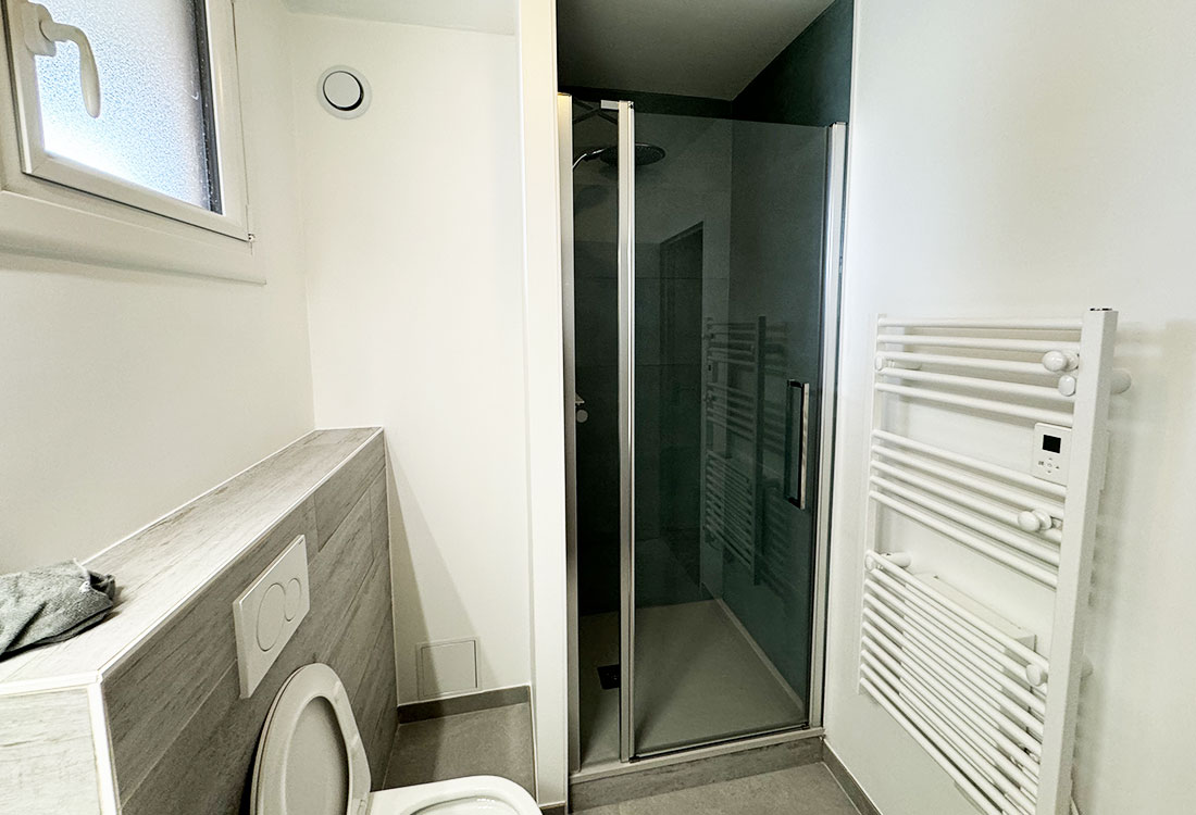 Rénovation d'une salle de douche à Voisins-le-Bretonneux (78960)
